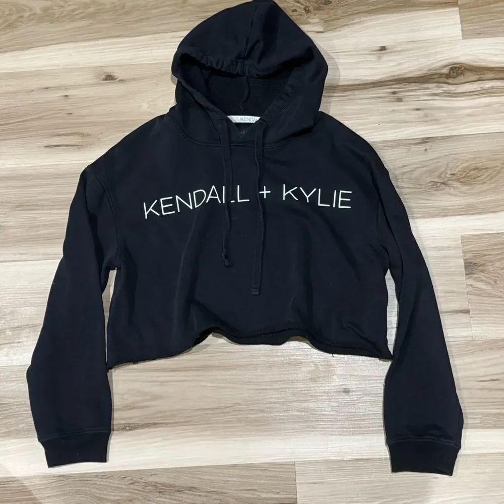 Kendall + Kylie Black Cropped Hoodie Sweatshirt Women’s Medium